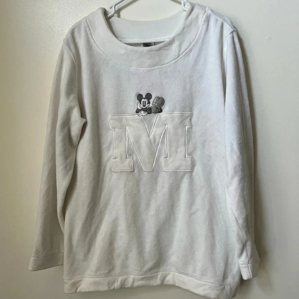 Vintage Disney Mickey Mouse Sweatshirt Graphic Crewneck Y2K